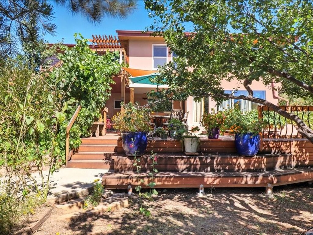 166 Galisteo Lane, Santa Fe, NM 87505