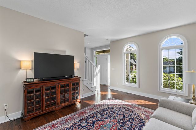 1683 S 49th Street, West Des Moines, IA 50265