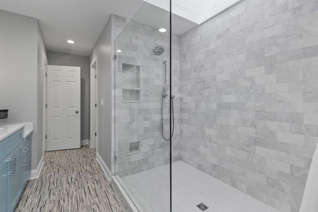 1683 S 49th Street, West Des Moines, IA 50265