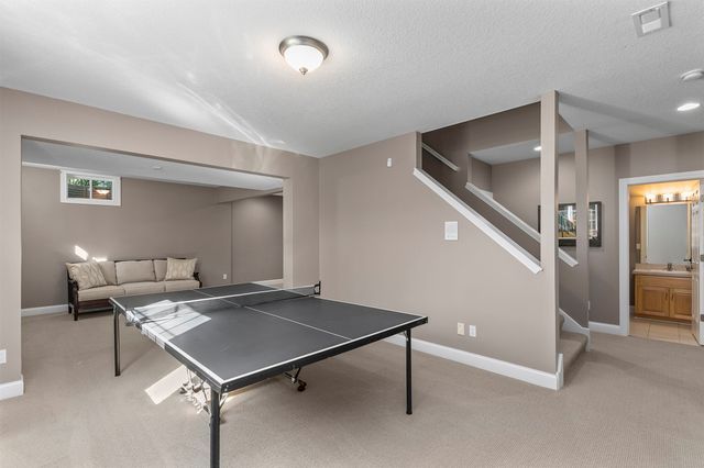 1683 S 49th Street, West Des Moines, IA 50265