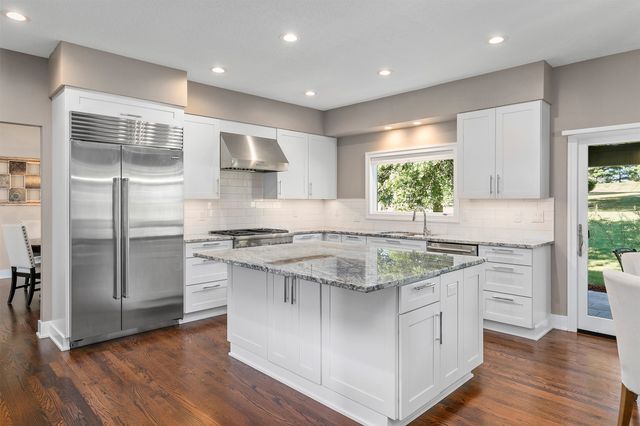 1683 S 49th Street, West Des Moines, IA 50265