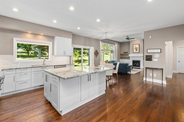 1683 S 49th Street, West Des Moines, IA 50265