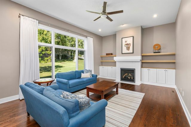 1683 S 49th Street, West Des Moines, IA 50265