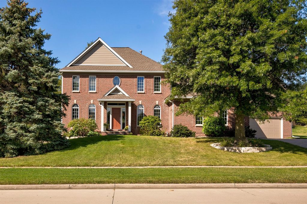 1683 S 49th Street, West Des Moines, IA 50265