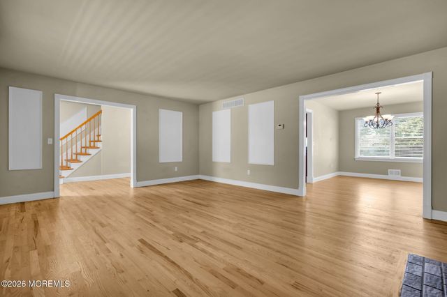 945 Tunesbrook Drive, Toms River, NJ 08753