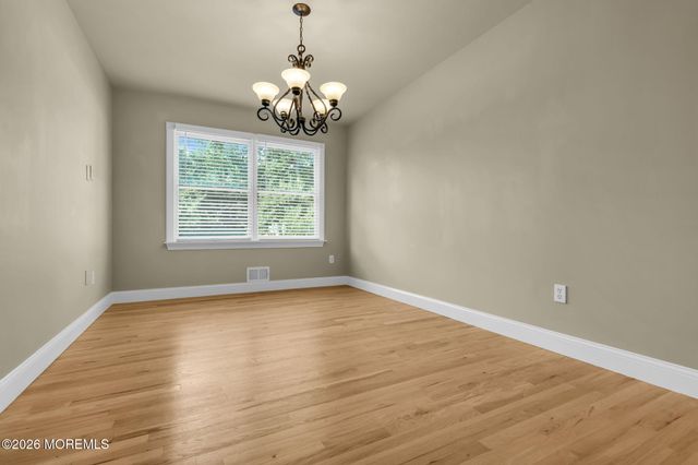 945 Tunesbrook Drive, Toms River, NJ 08753