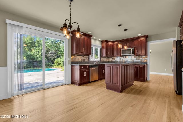 945 Tunesbrook Drive, Toms River, NJ 08753