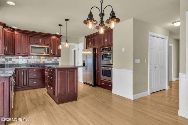 945 Tunesbrook Drive, Toms River, NJ 08753