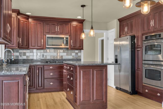 945 Tunesbrook Drive, Toms River, NJ 08753