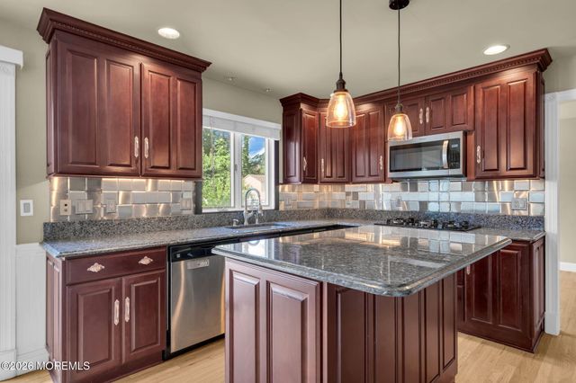 945 Tunesbrook Drive, Toms River, NJ 08753