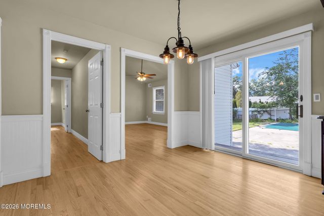 945 Tunesbrook Drive, Toms River, NJ 08753