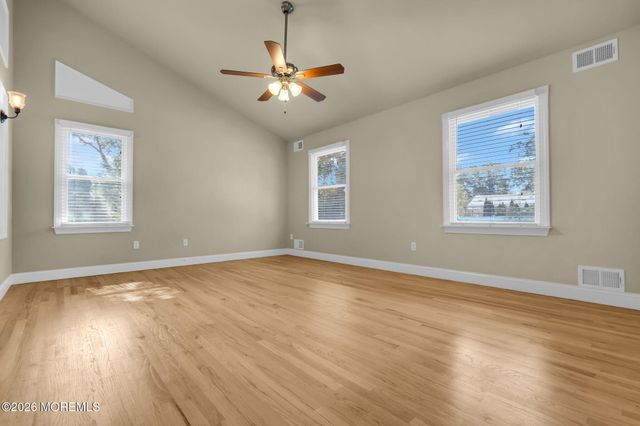 945 Tunesbrook Drive, Toms River, NJ 08753