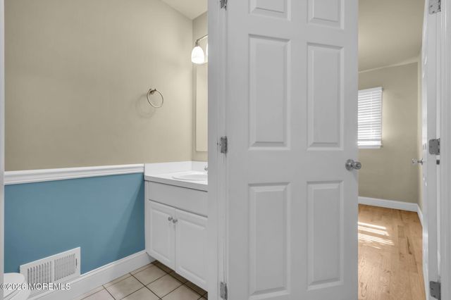 945 Tunesbrook Drive, Toms River, NJ 08753