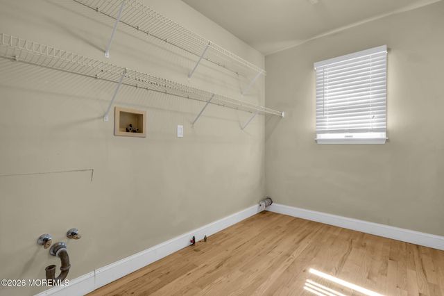 945 Tunesbrook Drive, Toms River, NJ 08753
