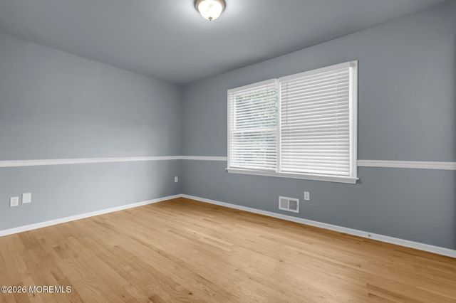 945 Tunesbrook Drive, Toms River, NJ 08753