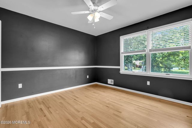 945 Tunesbrook Drive, Toms River, NJ 08753