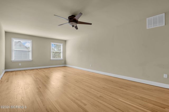 945 Tunesbrook Drive, Toms River, NJ 08753