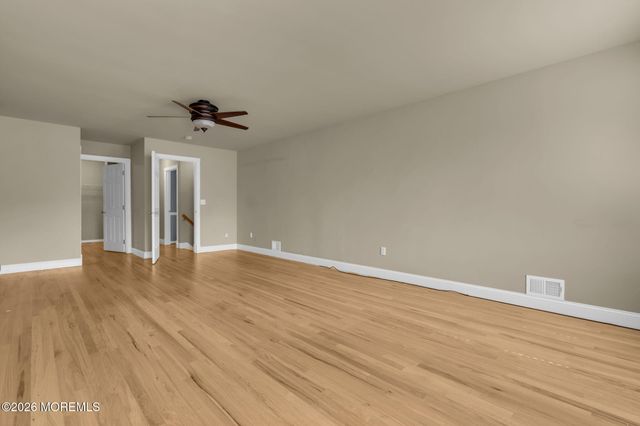 945 Tunesbrook Drive, Toms River, NJ 08753