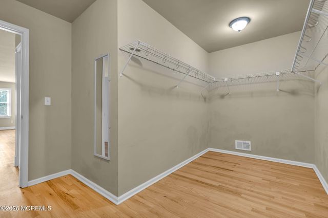945 Tunesbrook Drive, Toms River, NJ 08753