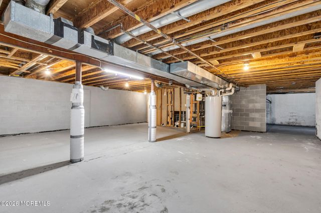945 Tunesbrook Drive, Toms River, NJ 08753