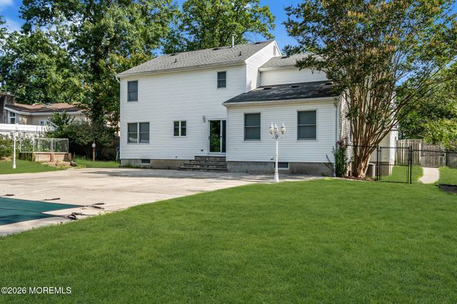 945 Tunesbrook Drive, Toms River, NJ 08753