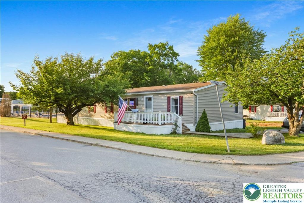 3471 Lil Wolf Drive, South Whitehall Twp, PA 18069