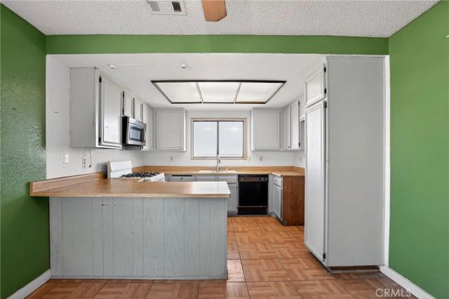 2559 E Avenue J2, Lancaster, CA 93535