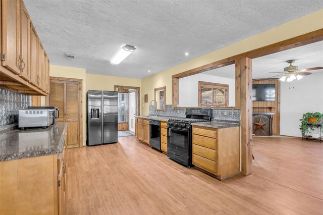 201 Magnolia Road, Cleveland, TX 77328