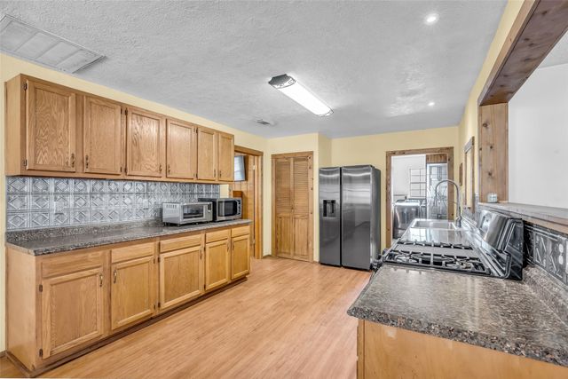 201 Magnolia Road, Cleveland, TX 77328