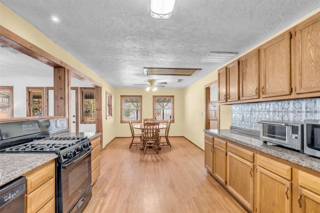 201 Magnolia Road, Cleveland, TX 77328