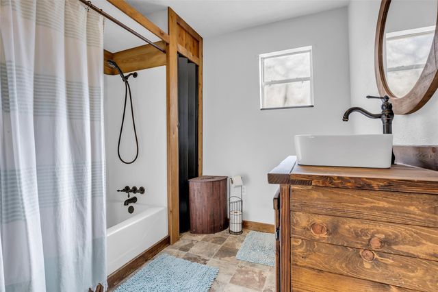 201 Magnolia Road, Cleveland, TX 77328