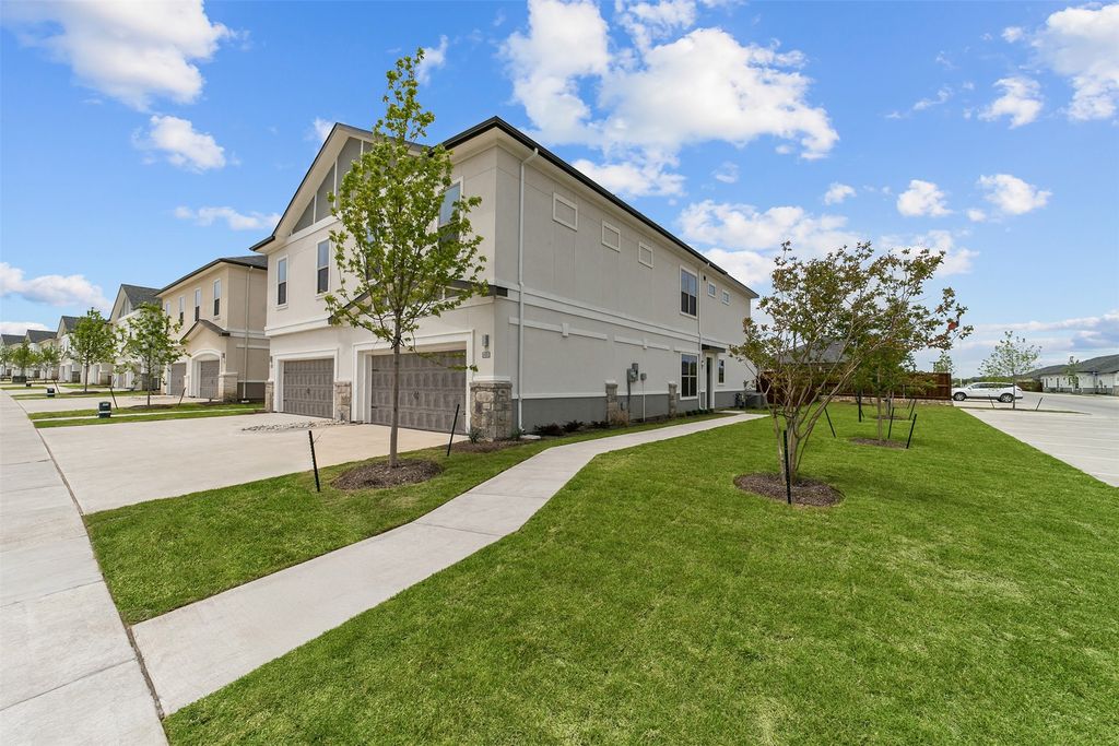 1010 Ebony, Mckinney, TX 75071