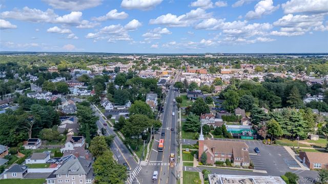 2 Dean Street, Farmingdale, NY 11735