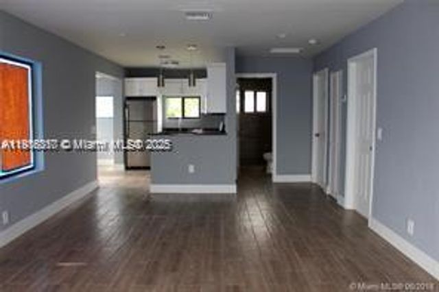 107 W Pembroke Rd, Hallandale Beach, FL 33009