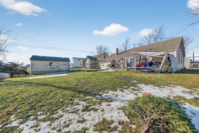 6015 Jeddo Road, Grant Township, MI 48032