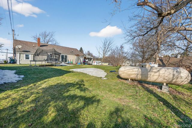 6015 Jeddo Road, Grant Township, MI 48032