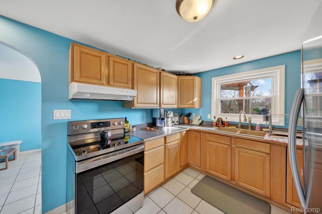 6015 Jeddo Road, Grant Township, MI 48032