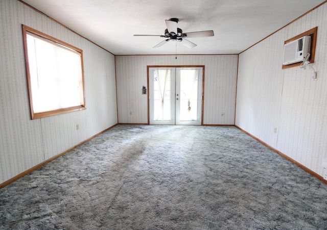 644 Mcadams Rd, Salina, KS 67401