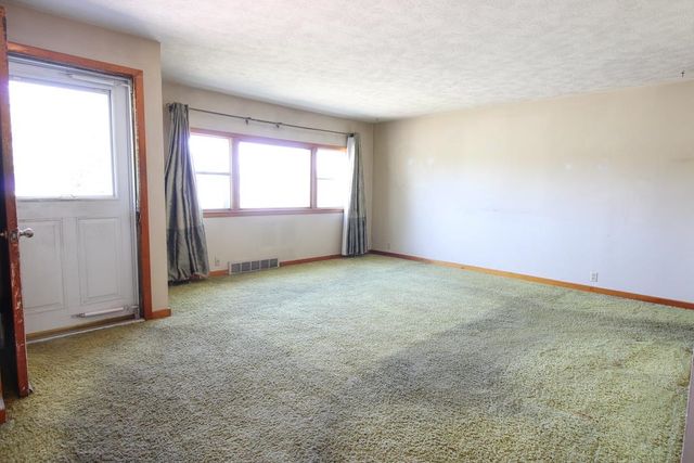 644 Mcadams Rd, Salina, KS 67401