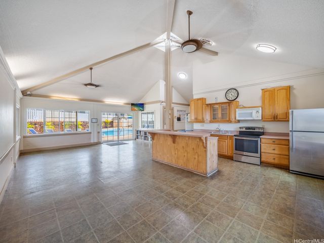 94-1457 Waipio Uka Street O204, Waipahu, HI 96797