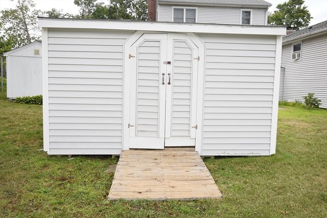 37 Thornton Ave, Brockton, MA 02301