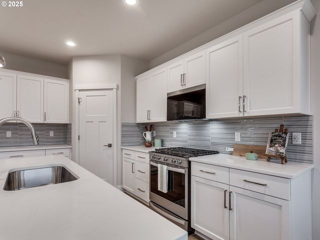 13884 Sw 175th Ave, Tigard, OR 97140