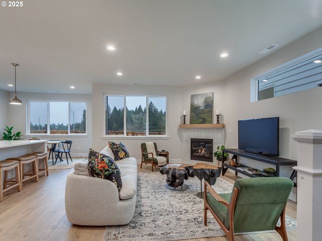 13884 Sw 175th Ave, Tigard, OR 97140