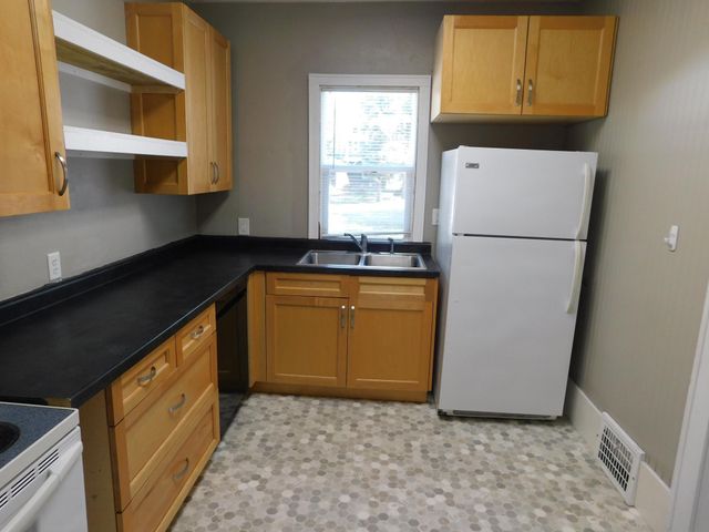 606 5th Street S, Moorhead, MN 56560