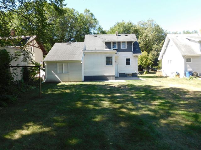 606 5th Street S, Moorhead, MN 56560