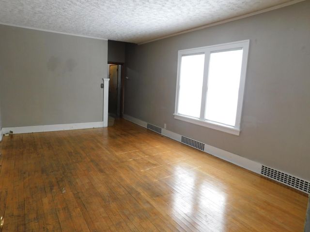 606 5th Street S, Moorhead, MN 56560