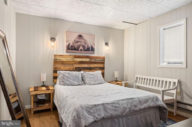 70 PINEKNOLL DR, Lake Harmony, PA 18624