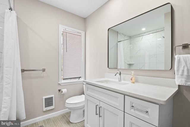 70 PINEKNOLL DR, Lake Harmony, PA 18624