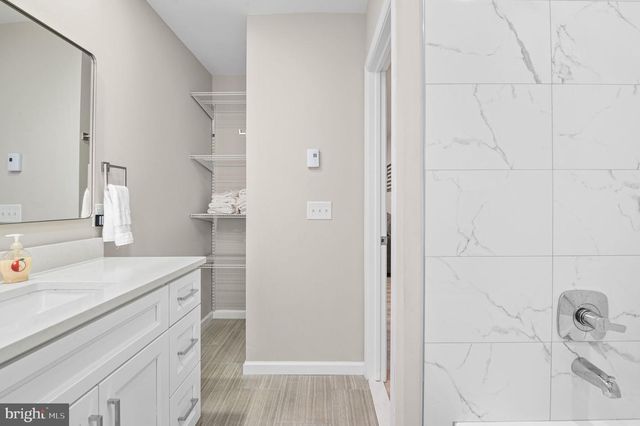 70 PINEKNOLL DR, Lake Harmony, PA 18624