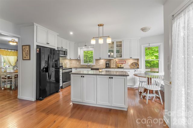 808 Lakey Gap Road, Black Mountain, NC 28711